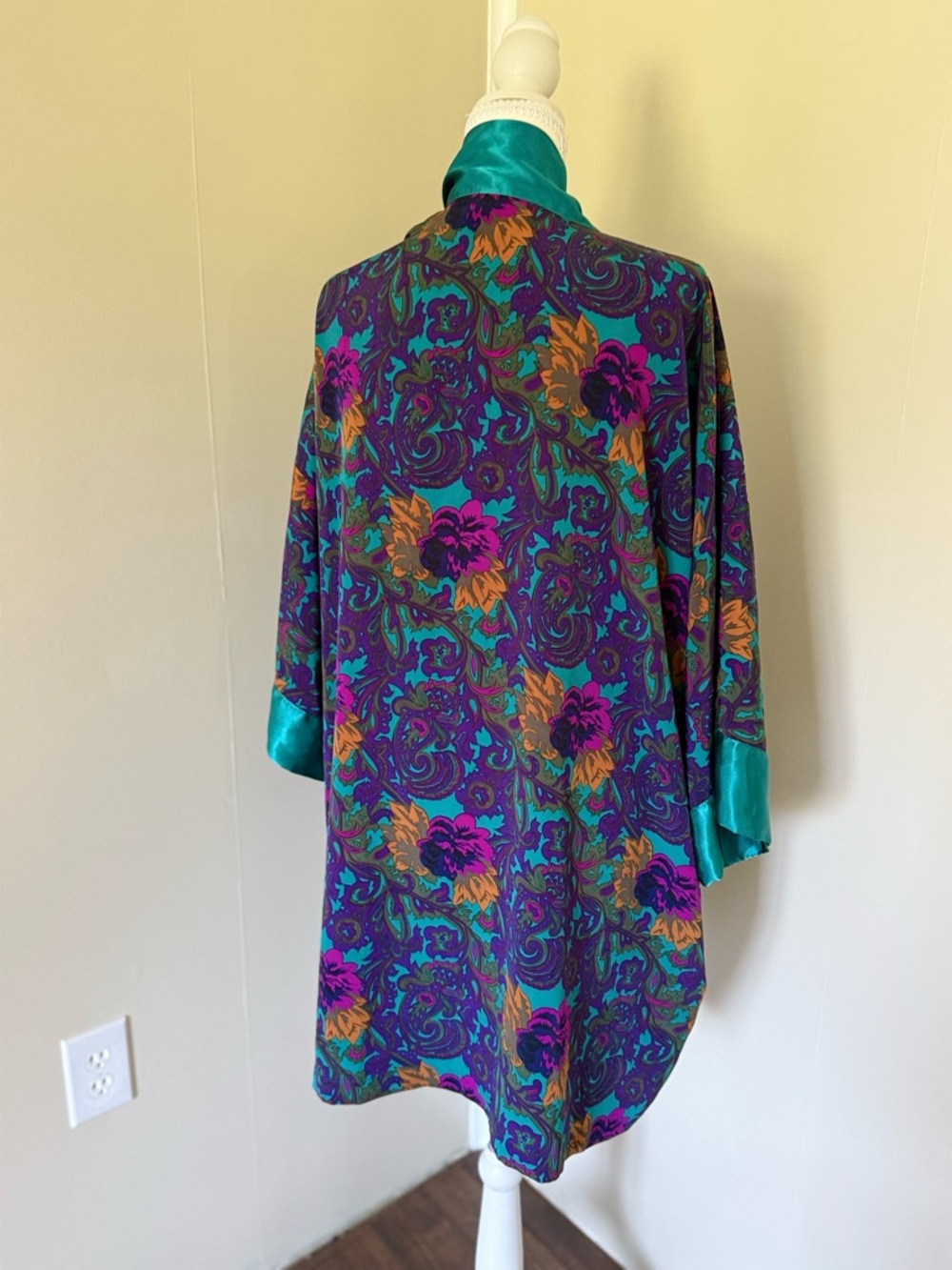 Vintage 80s Victorias Secret Gold Label Floral Kimono Satin Silk Robe - Picture 2 of 7